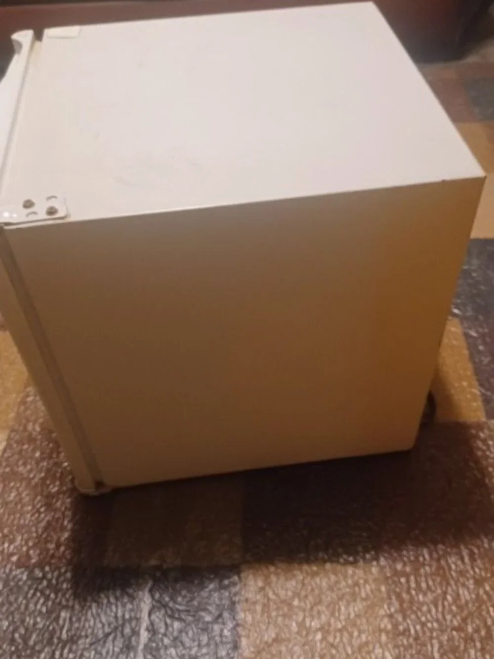 Local pick up ONLY** Tempe, AZ -White Mini Refrigerator By Magic Chef